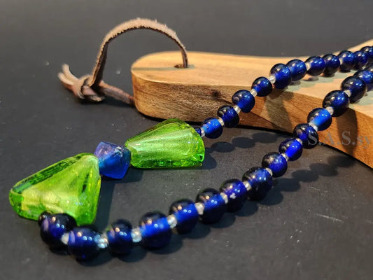 Dark Blue and Green Beaded Necklace N09