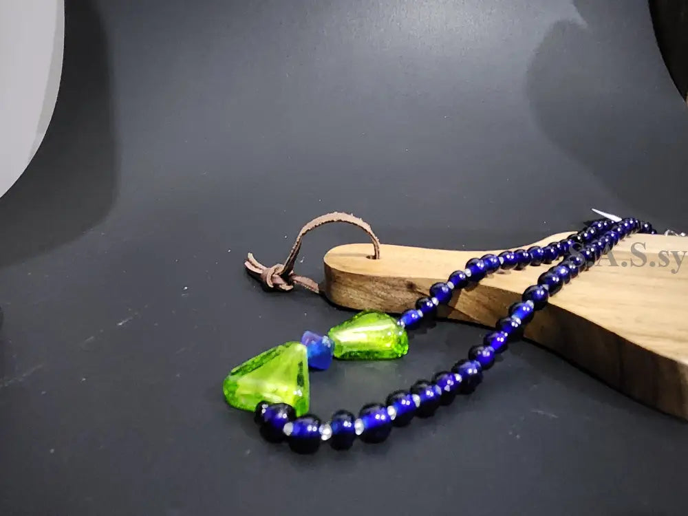 Dark Blue and Green Beaded Necklace N09
